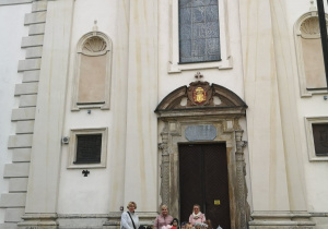 przed Bazyliką Katedralną
