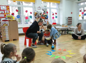 "Sto lat, sto lat" dla Filipa, czyli... urodziny w duchu pedagogiki M. Montessori.