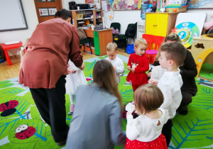 Składamy sobie życzenia.