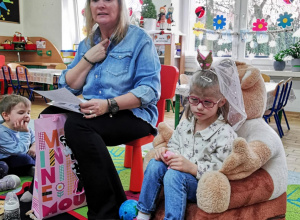 "Sto lat, sto lat" dla Antosi, czyli... urodziny w duchu pedagogiki M. Montessori.