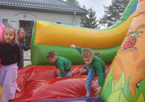 zabawy na dmuchańcu