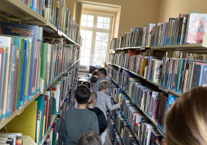 W bibliotece