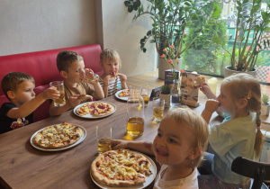 Wyjście do pizzeri
