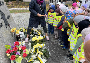 Spacer pod pomnik Jana Pawła II