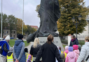 Spacer pod pomnik Jana Pawła II