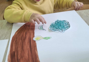 Kosz z warzywami i owocami
