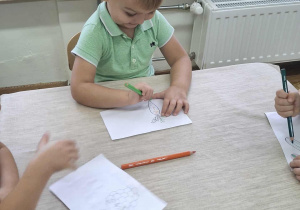 Kosz z warzywami i owocami