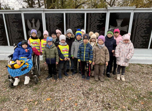 Pamiętamy ! Zapalenie znicza pamięci na cmentarzu wojskowym