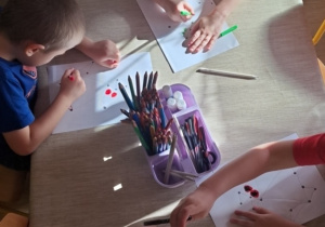 Łączymy kropki rysujemy liska.