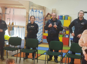 Goście w przedszkolu - Policja.