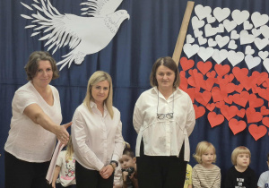 przedstawiciele zespołu patriotyczno - czytelniczego