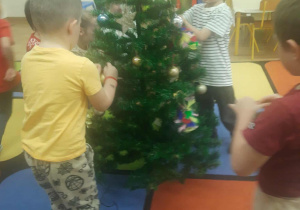Ubieramy choinkę