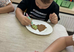 Ozdabiamy pierniczki