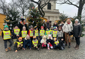 ubieranie choinki na Starym Rynku