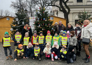 ubieranie choinki na Starym Rynku