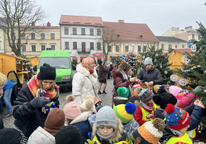 ubieranie choinki na Starym Rynku