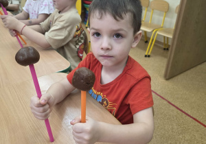 Piernikowe coke popsy.