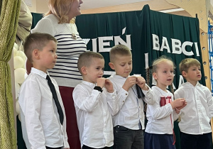 Dzień Babci i Dziadka w grupie Pszczółki