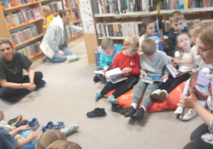 W bibliotece
