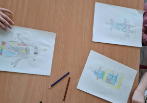 Pięć robotów.
