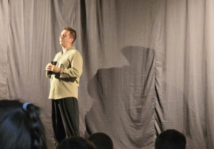 Dzieci w teatrze.