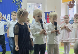 Występy dzieci.