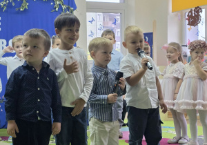 Występy dzieci.