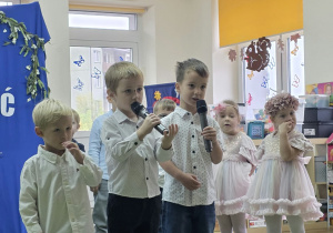 Występy dzieci.