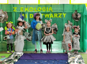 "Z ekologią mi do twarzy" - przedszkolny pokaz mody